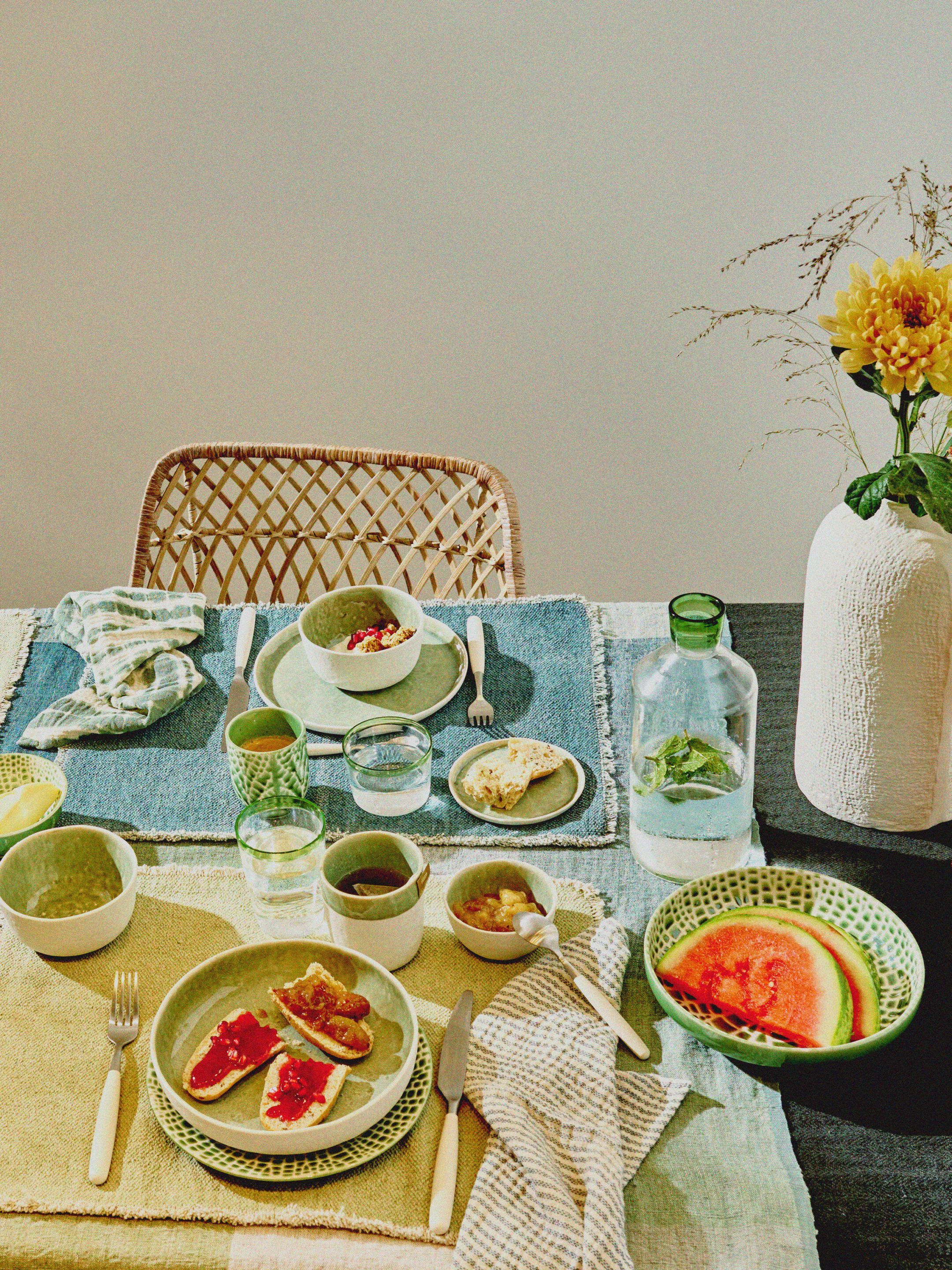 Фарфоровая круглая десертная тарелка POMAX Lotus ARCH-00102619 - Вид №12