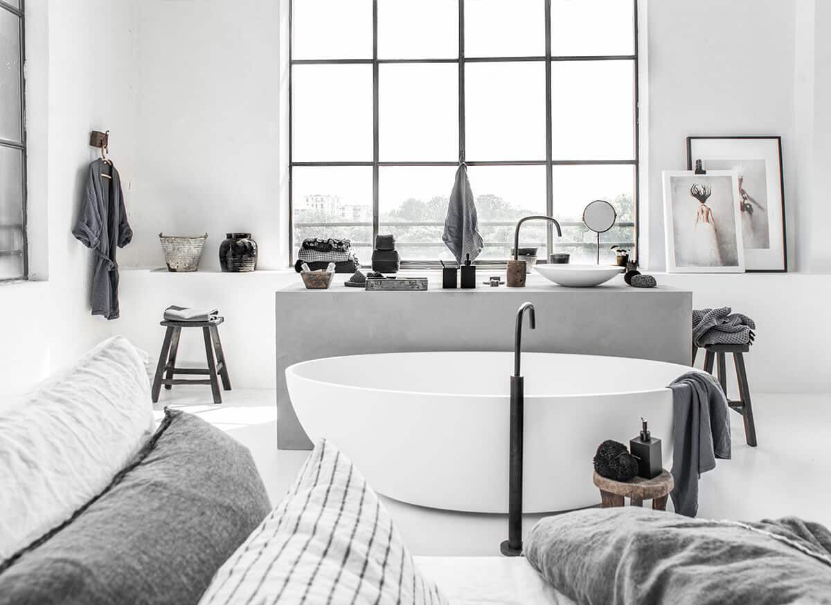 Овальная ванна в центре комнаты COCOON Maison ARCH-00106360 - Вид №4