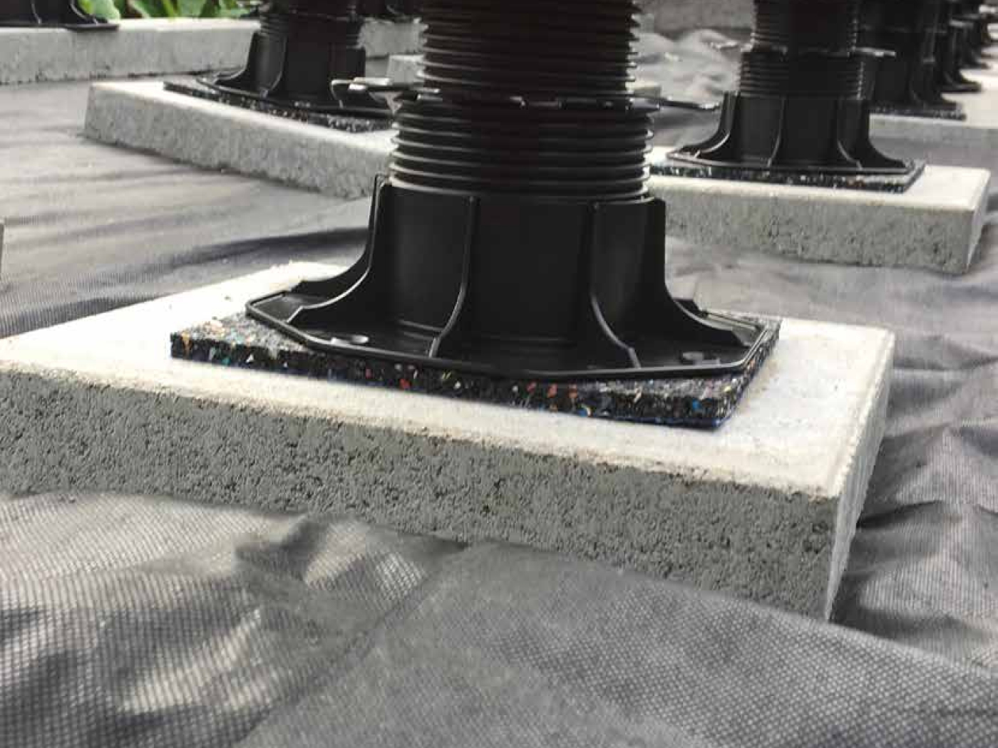 20020004IS Подложки под опоры и лаги IsoSafe и IsoSafe hard Alegria  - Вид №1