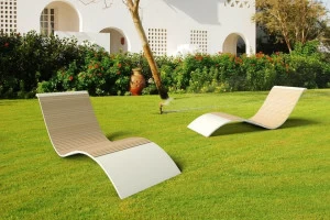 Zuri Design Шезлонг в твердой поверхности