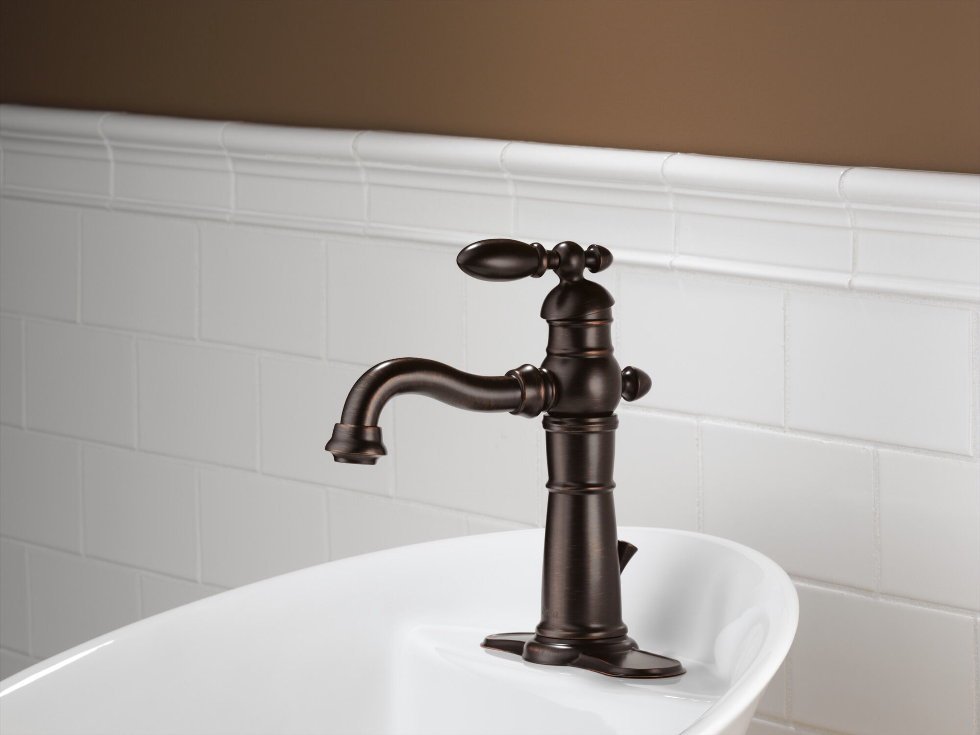 555LF-RB Смеситель для ванной с одной ручкой Delta Faucet Victorian Венецианская бронза - Вид №2