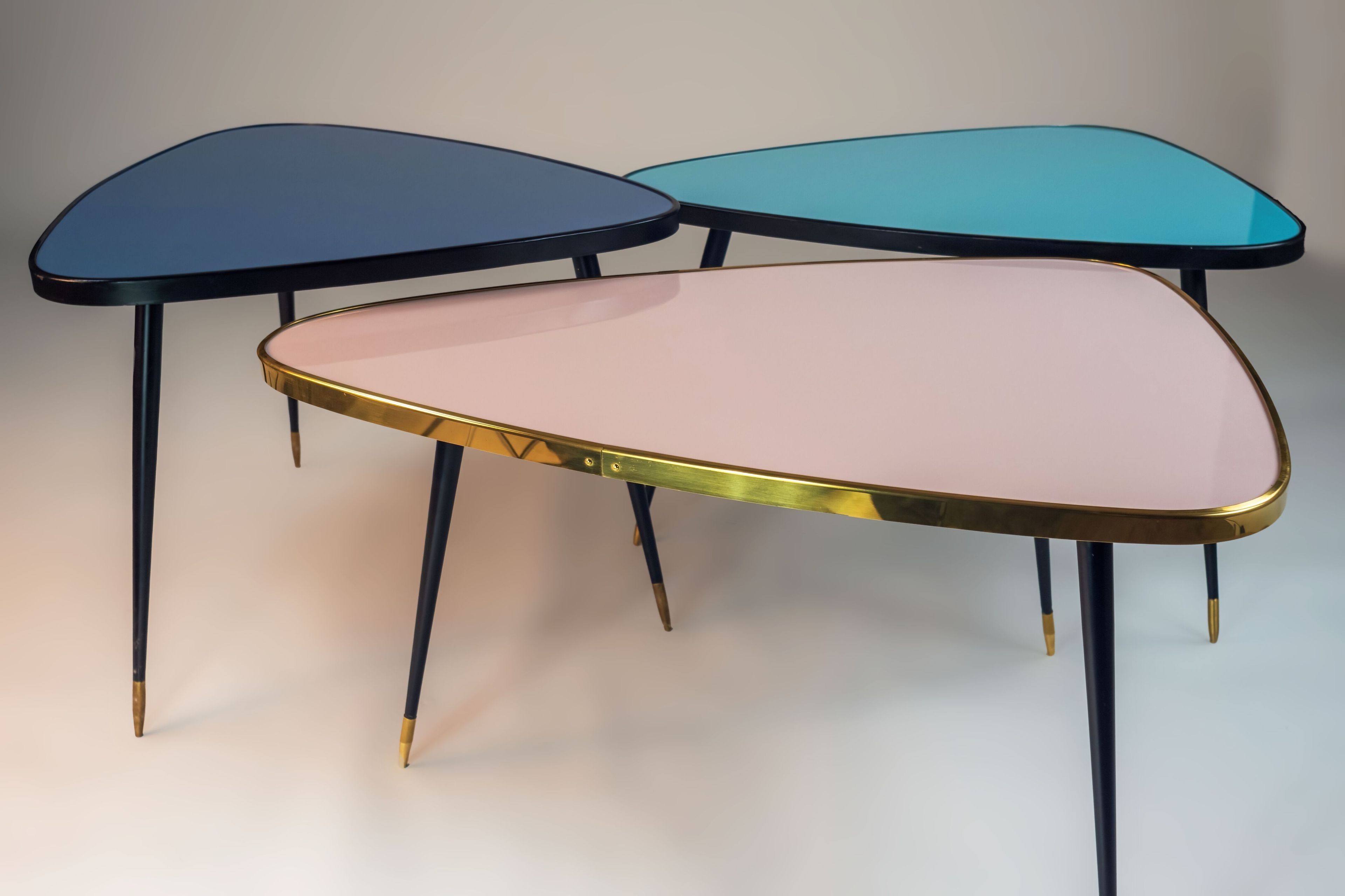 Журнальный столик из ламинированного стекла с полированным латунным профилем Jover+Valls Antique Boutique-Twist ARCH-00039988 - Вид №16