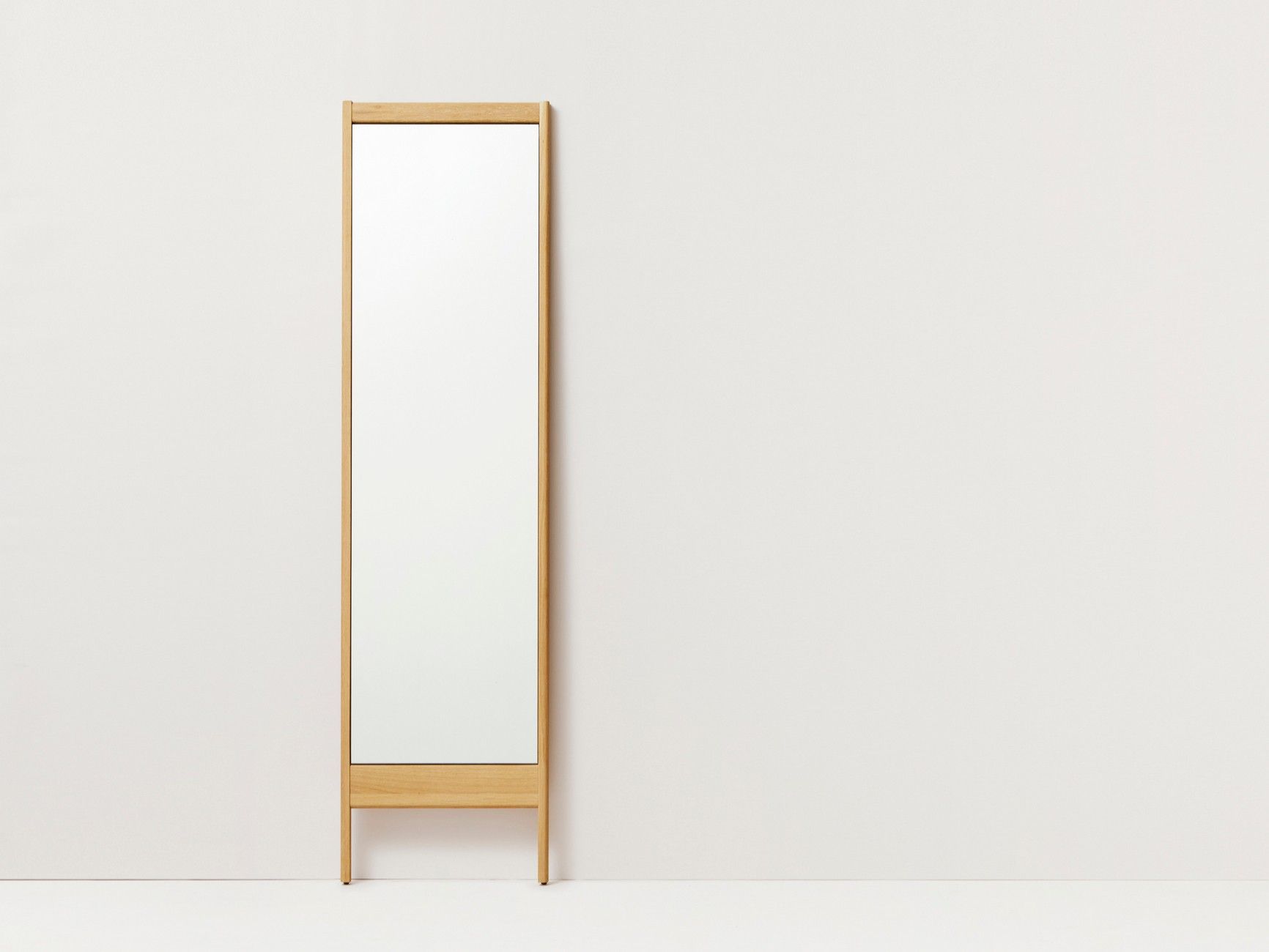 Напольное зеркало из дуба с рамкой Form & Refine a line ARCH-00068259 - Вид №6