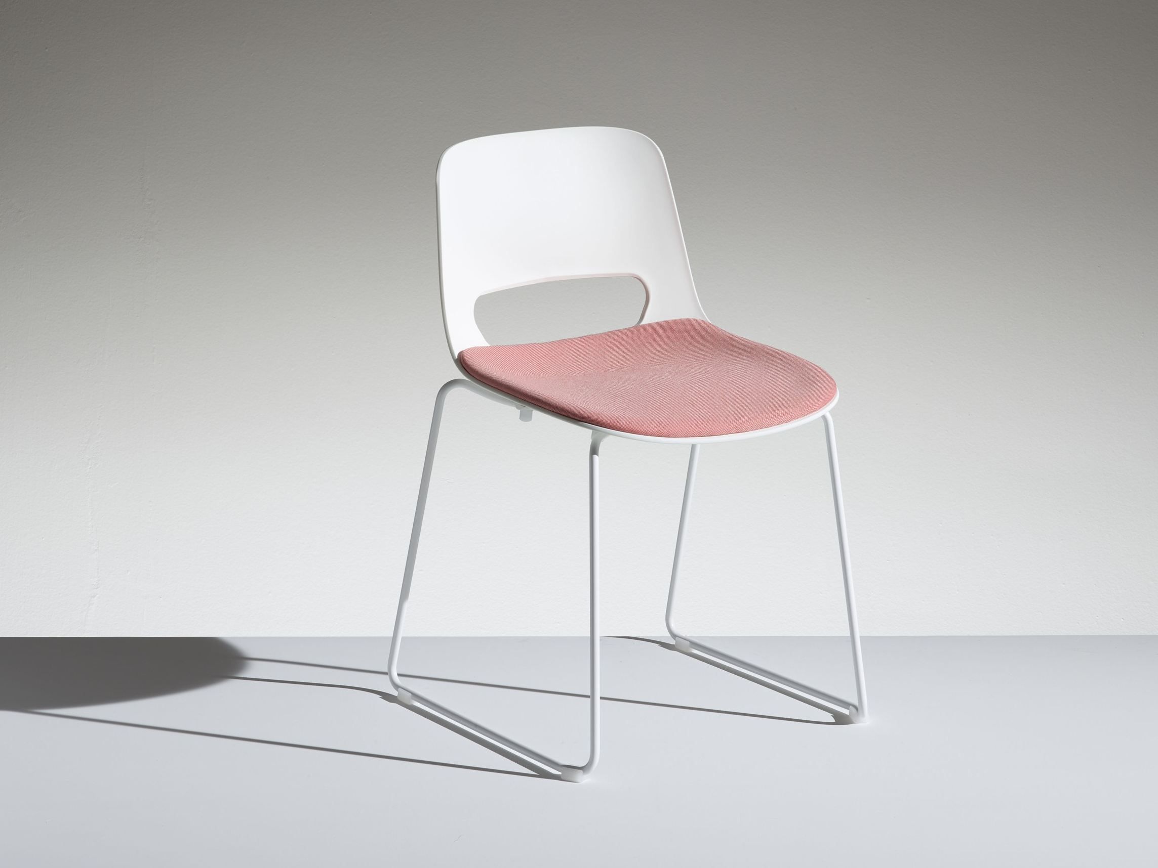 Стул из полипропилена LAMM Lucky ARCH-00044698