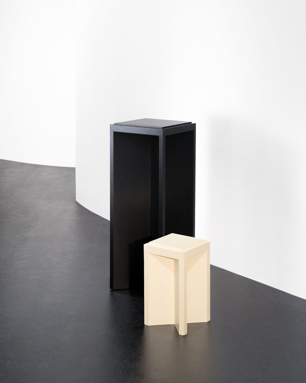 Деревянный низкий квадратный журнальный столик Serax Furniture by Ann Demeulemeester ARCH-00108810 - Вид №3