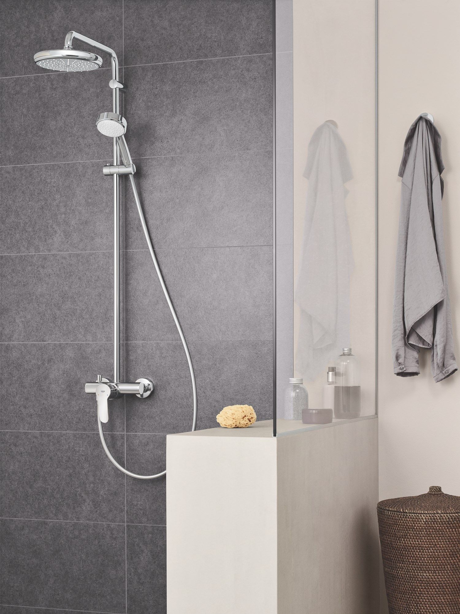 Настенная душевая колонна с ручным душем Grohe Storm Cosmopolitan 100 ARCH-00093583 - Вид №1