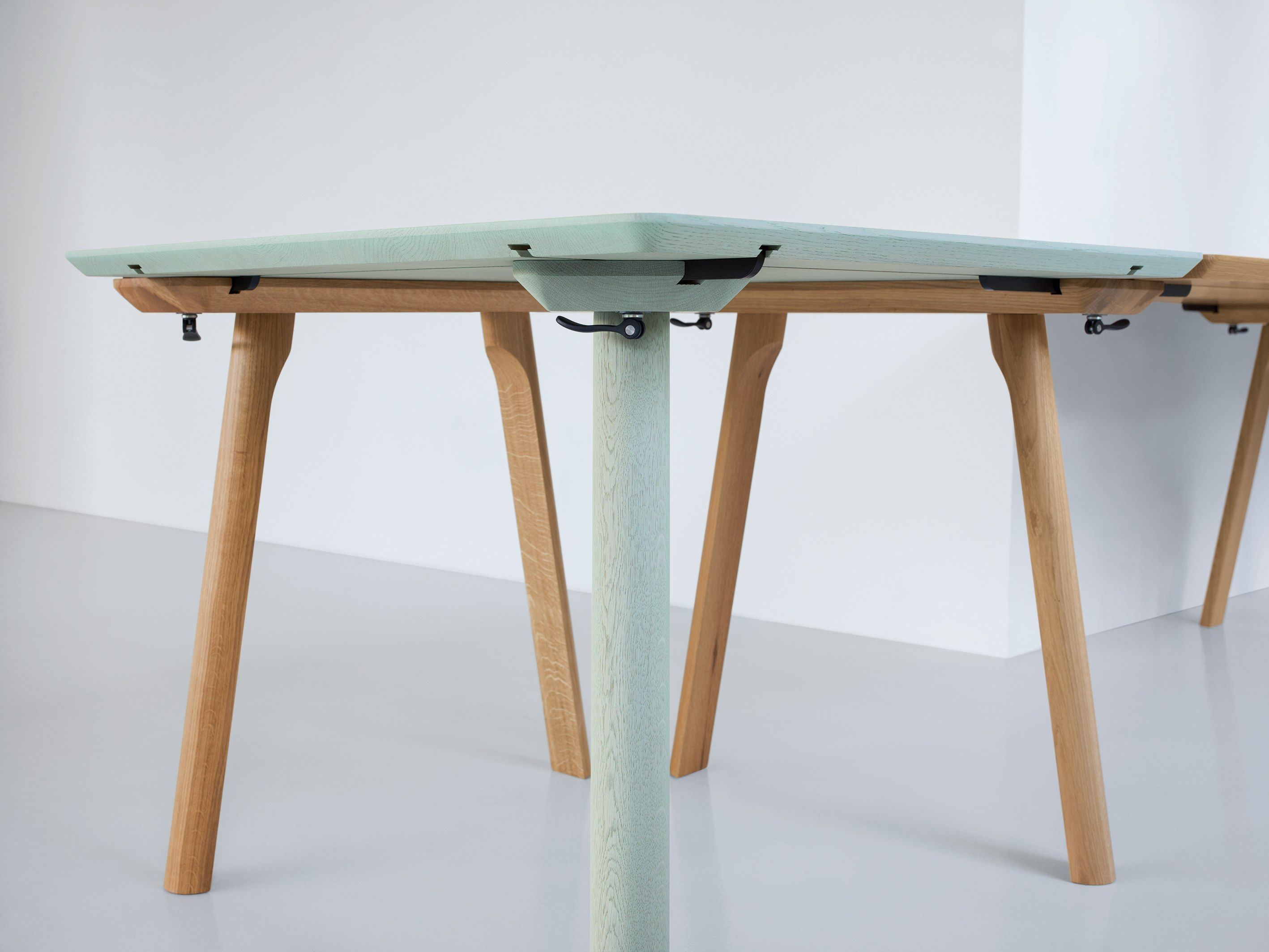 Секционный стол из массива дерева ZEITRAUM ARCH-00047819 - Вид №5