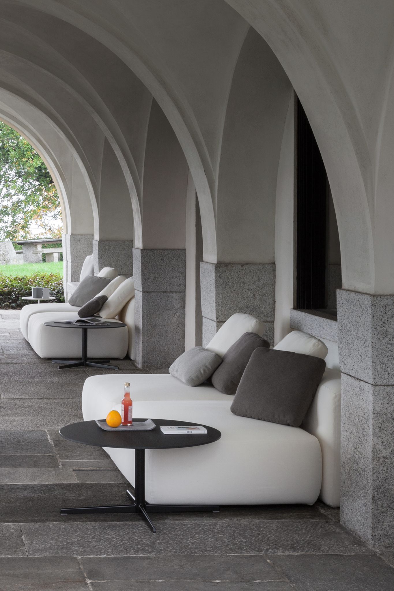 Круглый садовый столик Lapalma AUKI OUTDOOR ARCH-00058333 - Вид №1