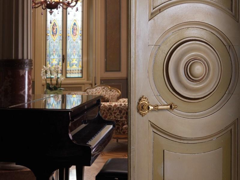 LINEA CALI' Латунная ручка на тарелке в стиле барокко Charme sun-id-1490033 - Вид №4