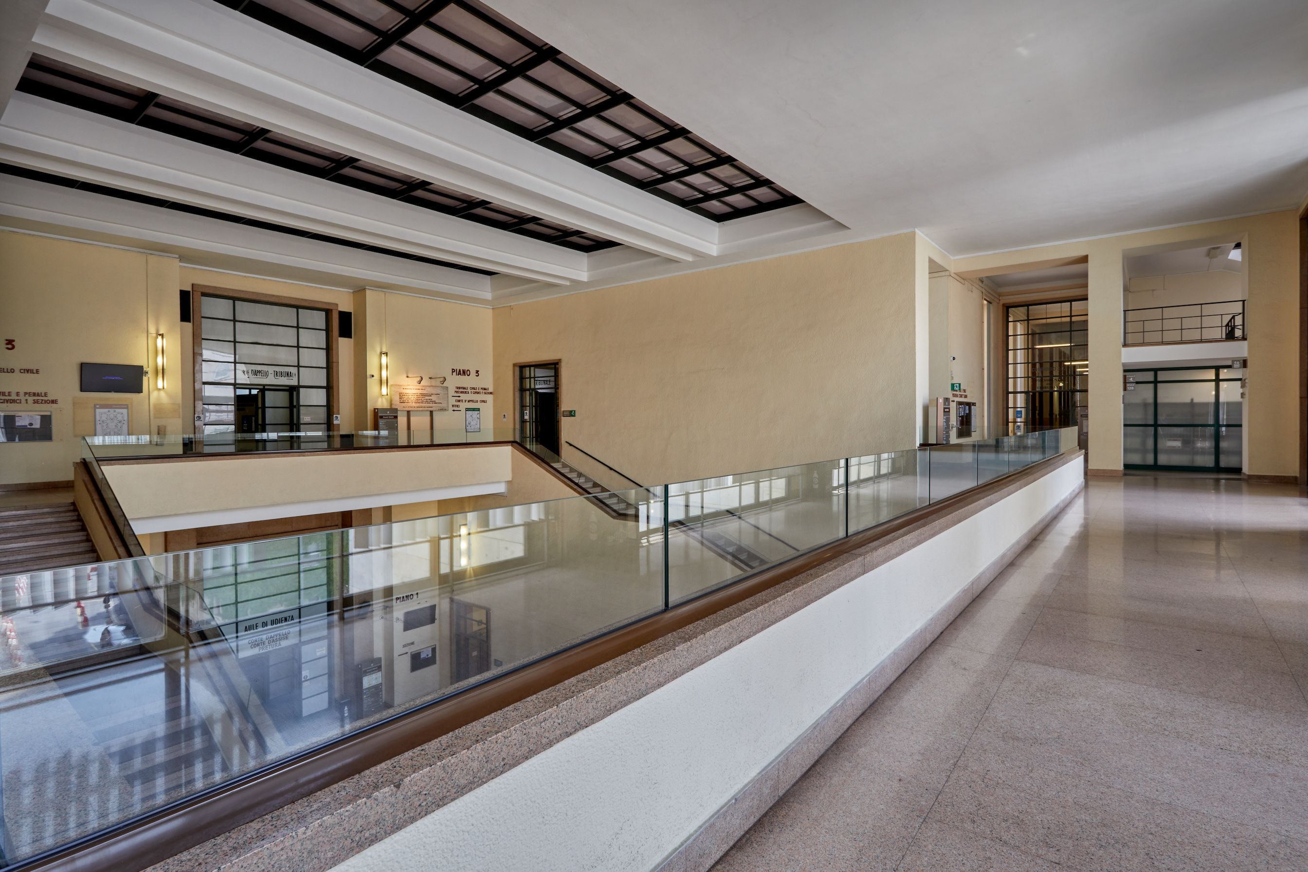 Стеклянный парапет для окон и балконов ALUVETRO система балюстрады GARDA ARCH-00077556 - Вид №2