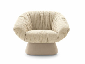 Кресло с подлокотниками