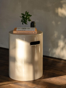 Круглый керамический журнальный столик