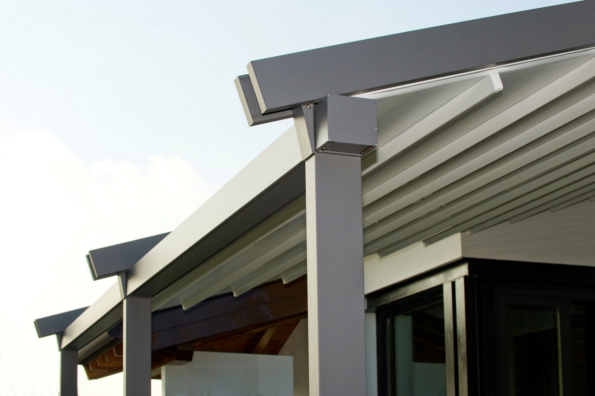 Алюминиевая пергола с раздвижной крышкой Pratic Tecnic ARCH-00107535 - Вид №1