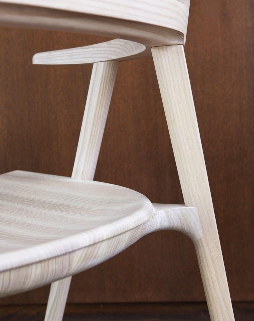 BassamFellows Стул из массива дерева с подлокотниками Mantis Cb-25 + cb-205 - Вид №9