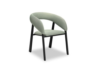 Кожаный стул с подлокотниками