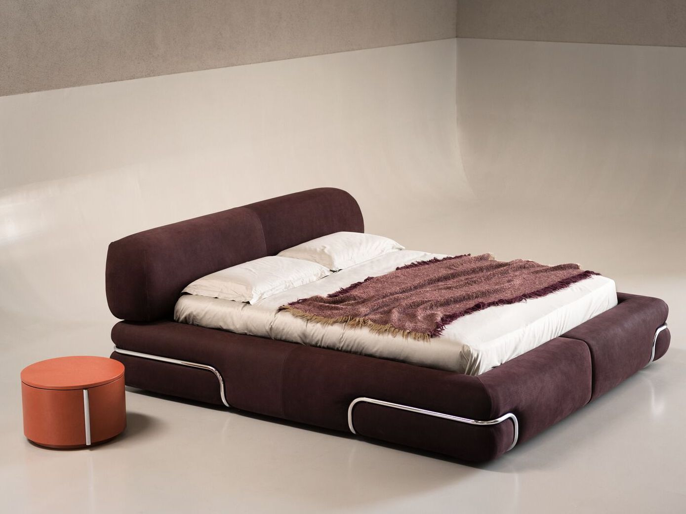 Круглый кожаный прикроватный столик Baxter BESIDE ARCH-00047813 - Вид №1