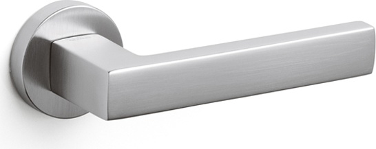 M195_CO Дверная ручка PLANET OLIVARI 