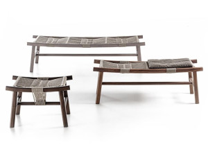 Скамейка из массива дерева