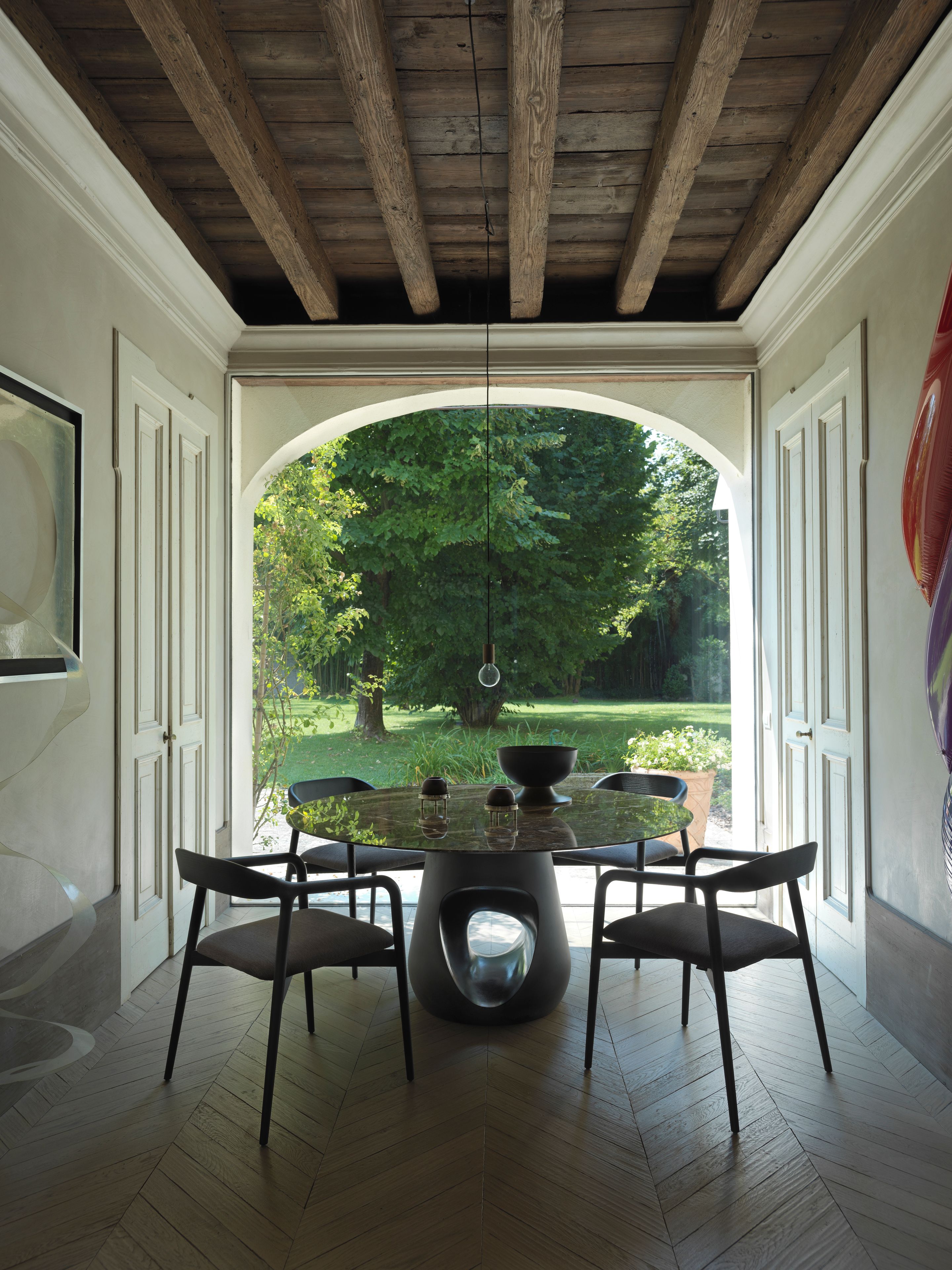 Овальный или круглый стол из мрамора и бетона Casamania & Horm ARCH-00088657 - Вид №3