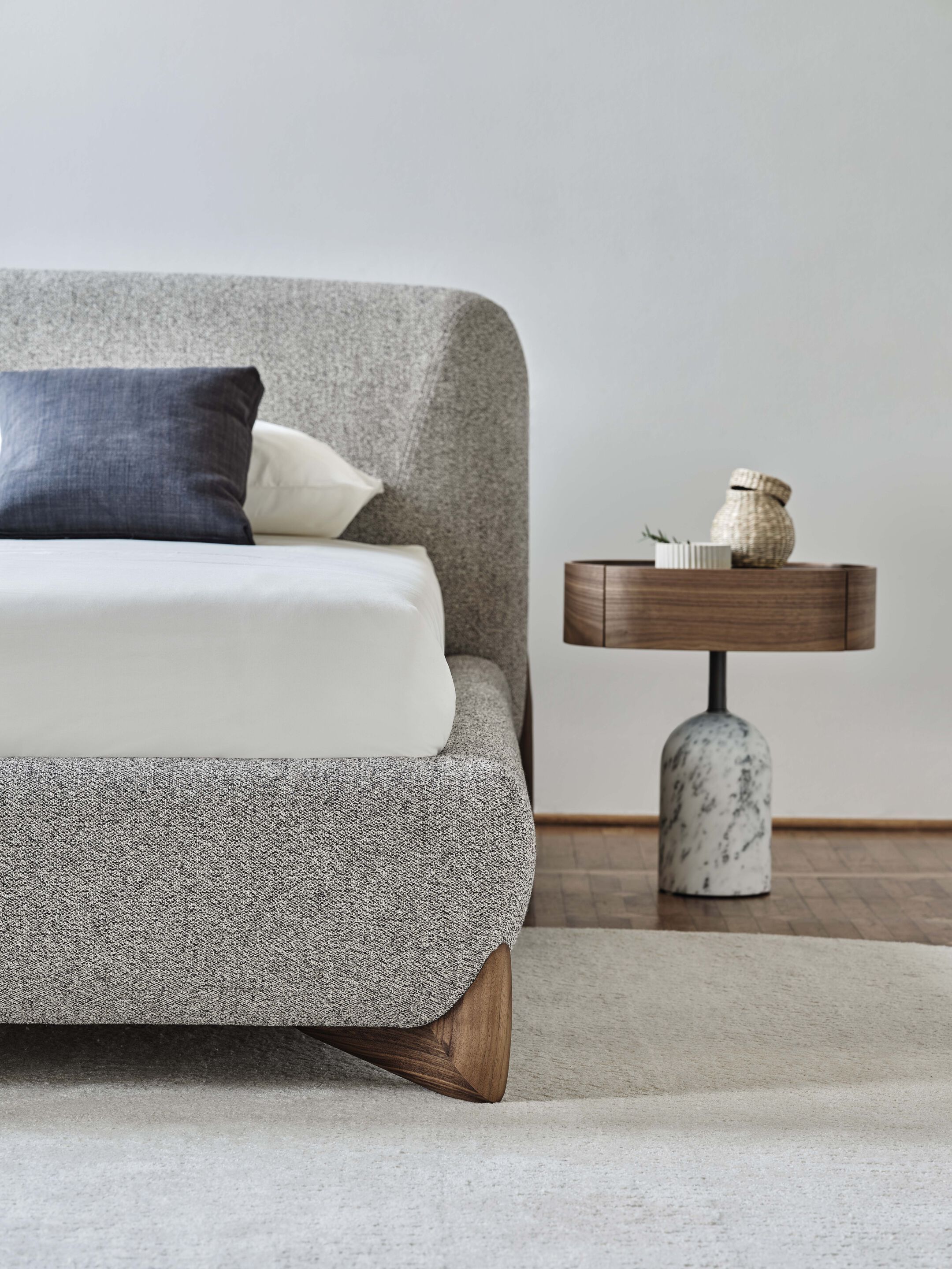 Деревянная двуспальная кровать с мягким изголовьем Porada Soul ARCH-00093084 - Вид №4