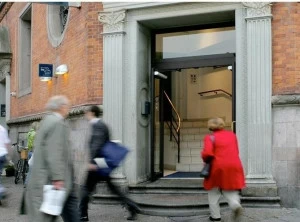 ASSA ABLOY Компактная распашная дверь Porte automatiche a battente