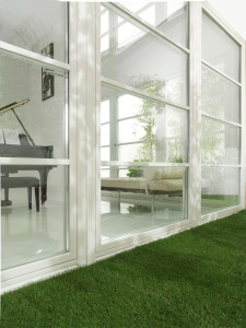 Ламинированное деревянное окно и алюминиевая внешняя облицовка