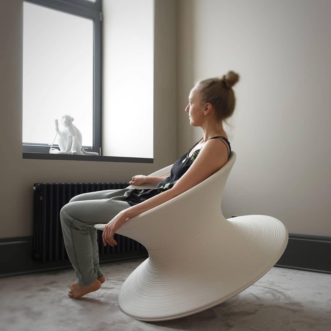 Magis Spun SD660 B Стул вращающийся из полиэтилена. Цвет: Белый 1735 C  - Вид №4