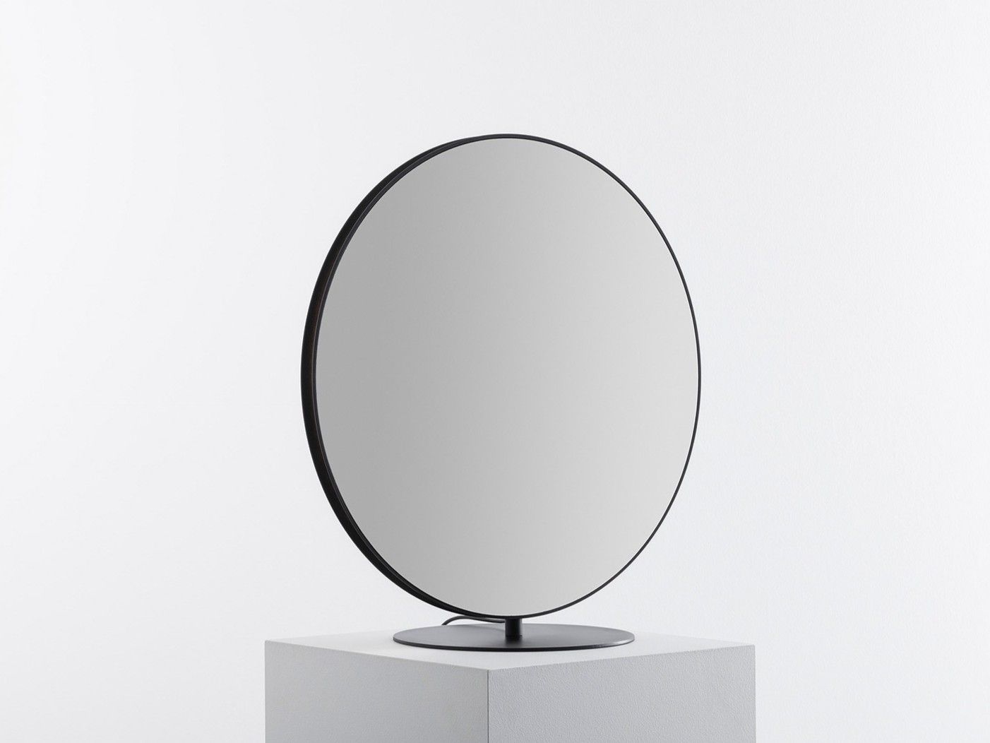 Двухстороннее напольное зеркало со встроенным освещением Artemide Se / eS ARCH-00114873