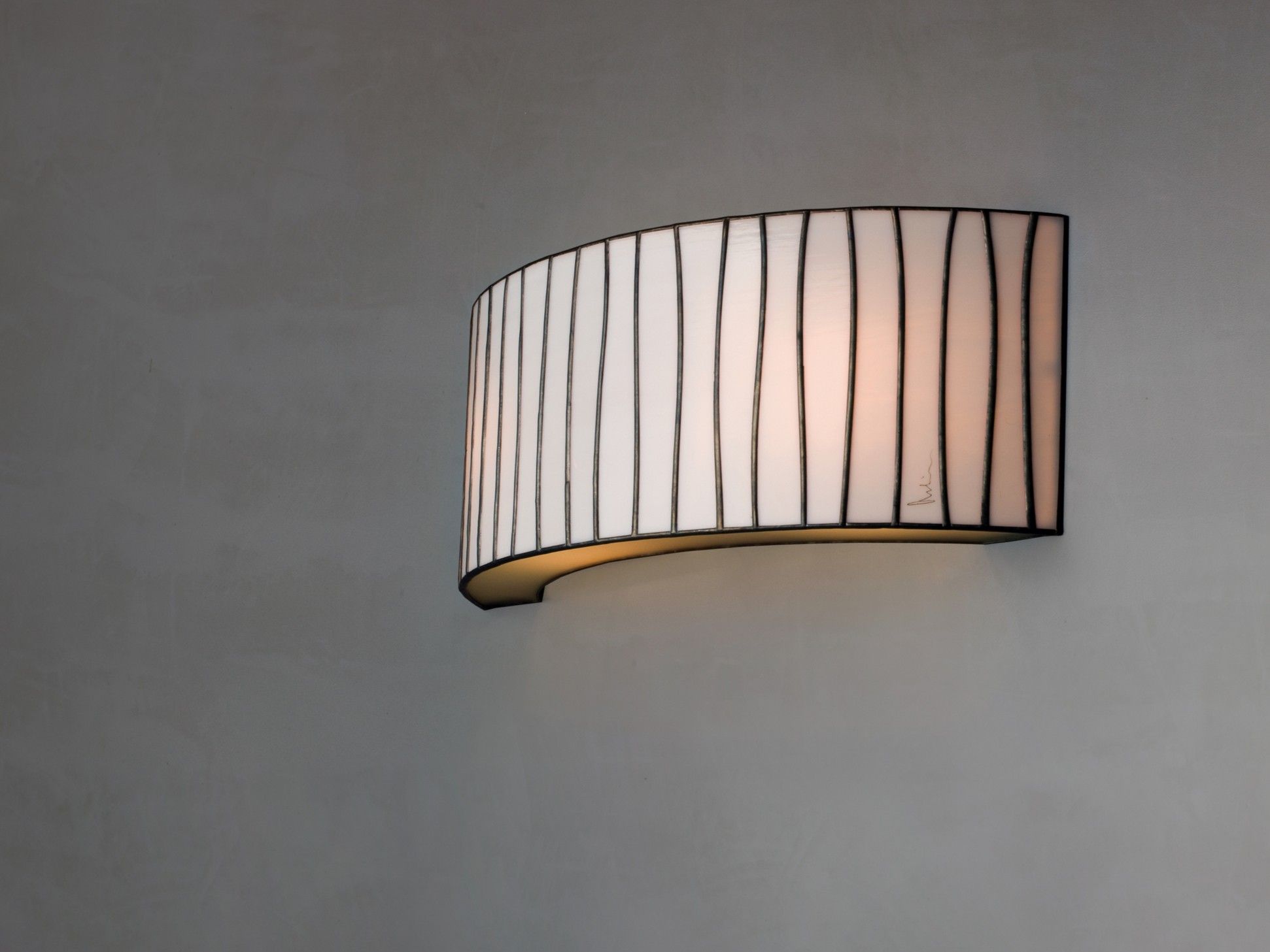 Стеклянный светодиодный настенный светильник A-Emotional Light Curvas ARCH-00054733