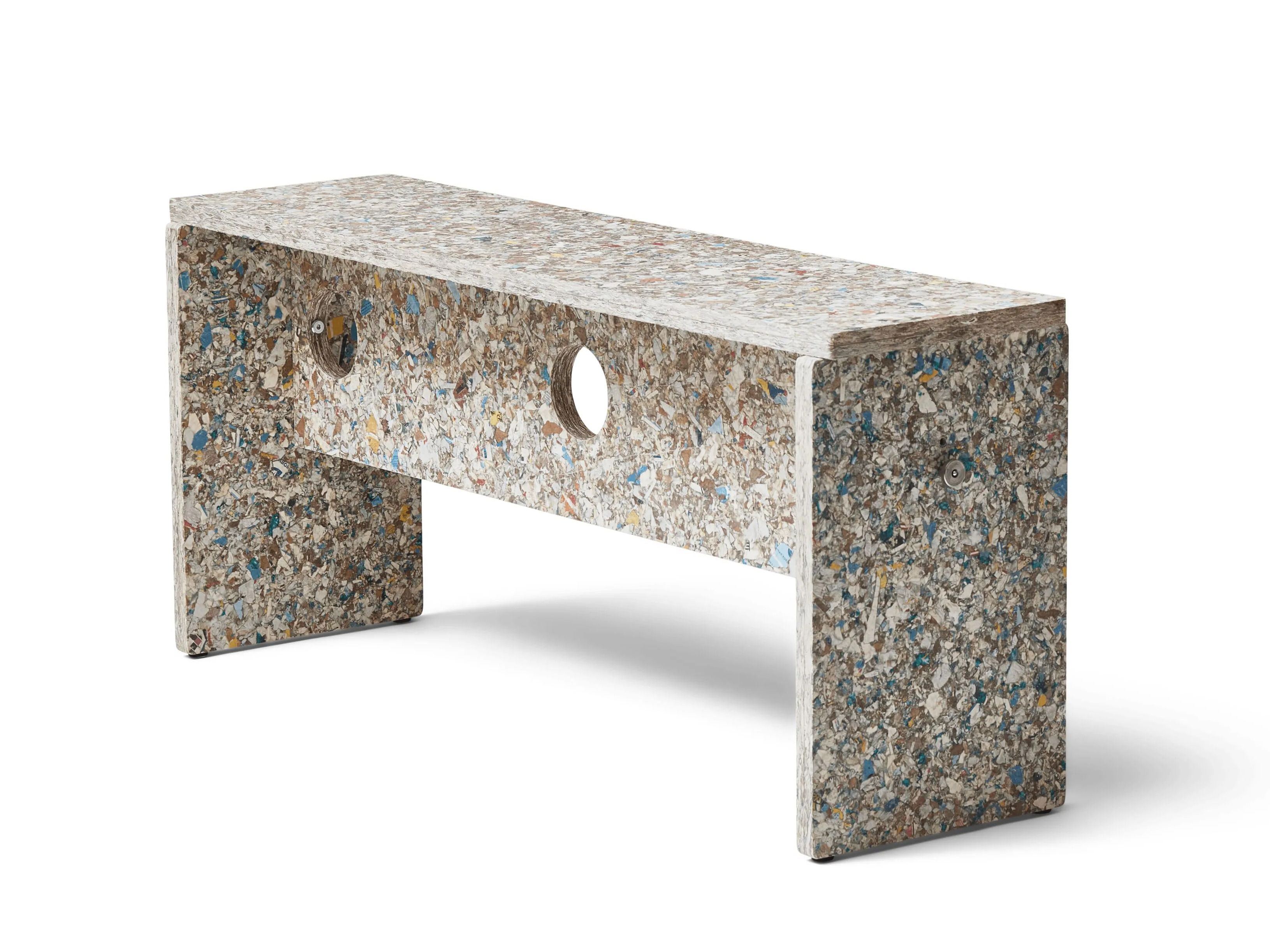 Скамейка из переработанного материала Form & Refine римейк ARCH-00138402