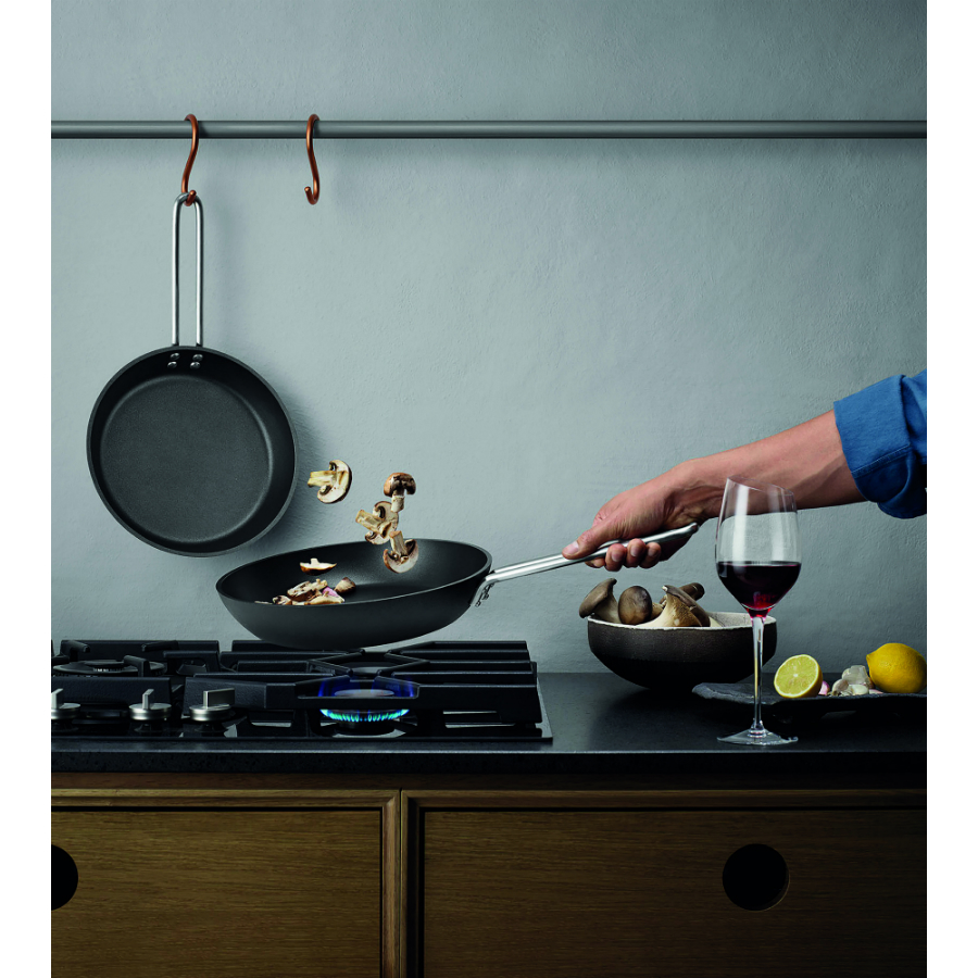 204728 Сковорода professional с антипригарным покрытием slip-let®, D28 см Eva Solo  - Вид №3