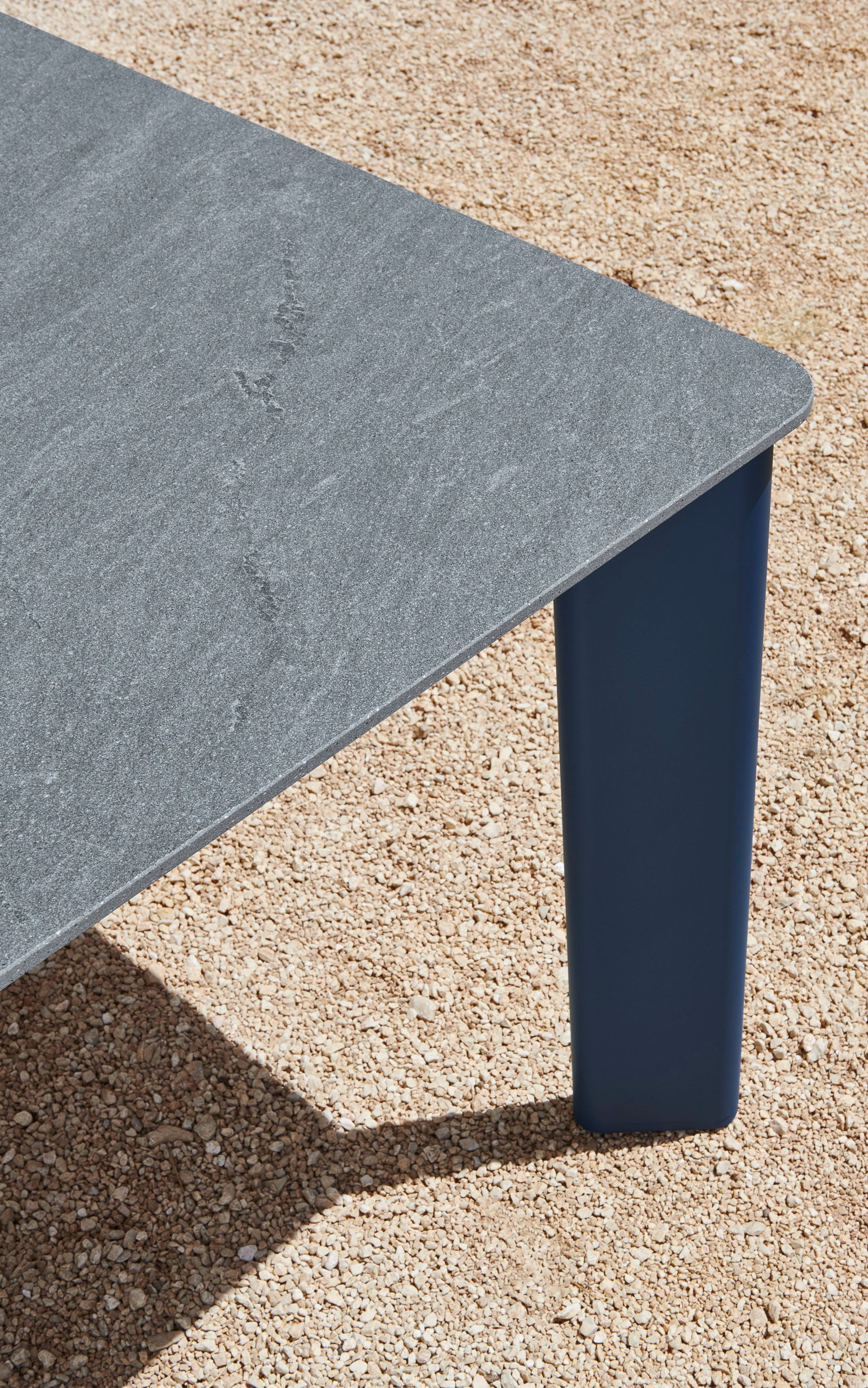 Алюминиевый квадратный садовый стол Varaschin плинтус ARCH-00110865 - Вид №4