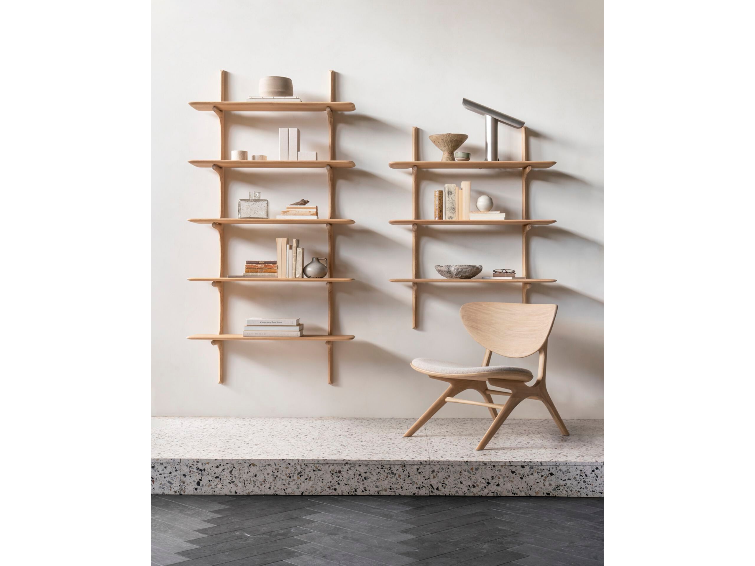 Подвесной книжный шкаф из дуба Ethnicraft PI ARCH-00122321 - Вид №4