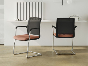 Мягкий тканевый консольный стул