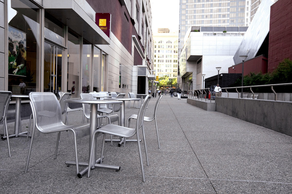 FSRT152 Крест стол  Forms-surfaces  - Вид №1