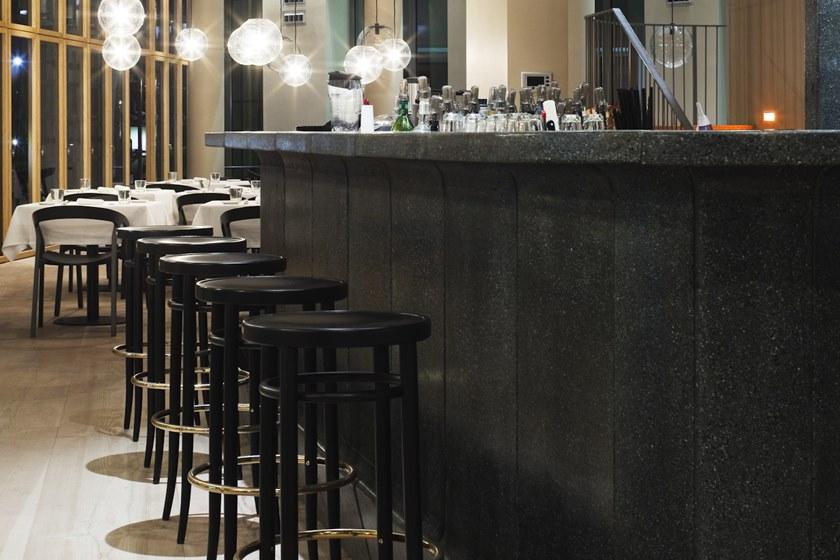 Thonet Высокий табурет с фигурным сиденьем из фанеры 204 sun-id-1508625 - Вид №1