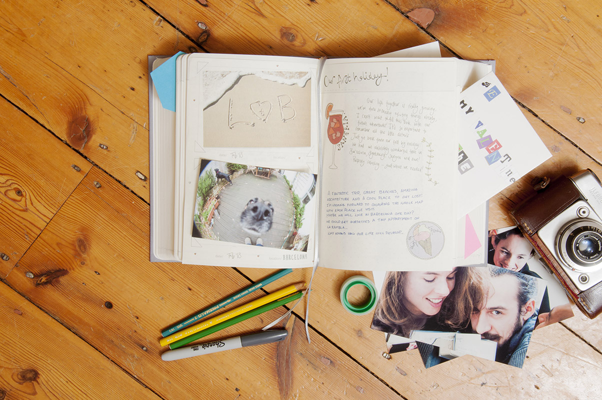 SK OURLIFESTORY2 Дневник для двоих our life story серый Suck UK  - Вид №5