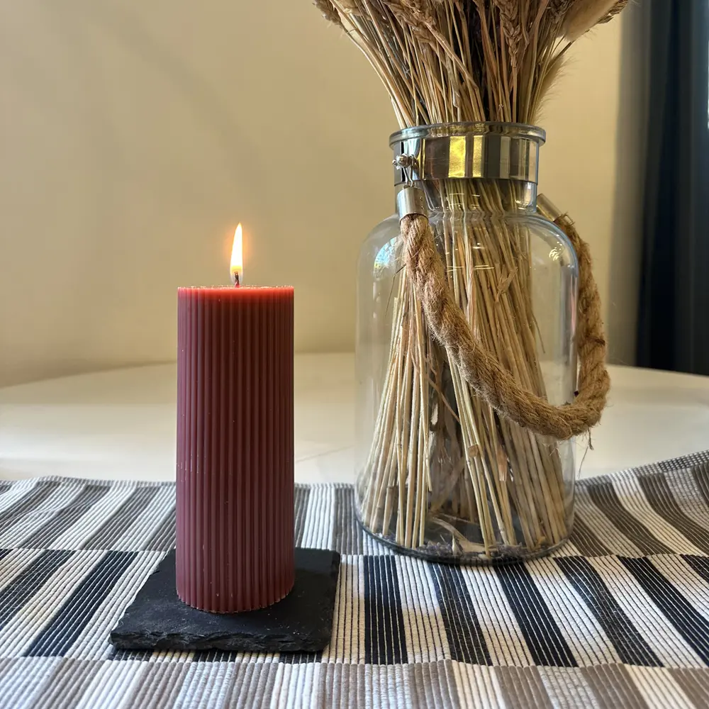 Дизайнерская свеча-столбик Ribbed коричневая 15 см 89370273 Santreyd STLM-0834411 - Вид №2