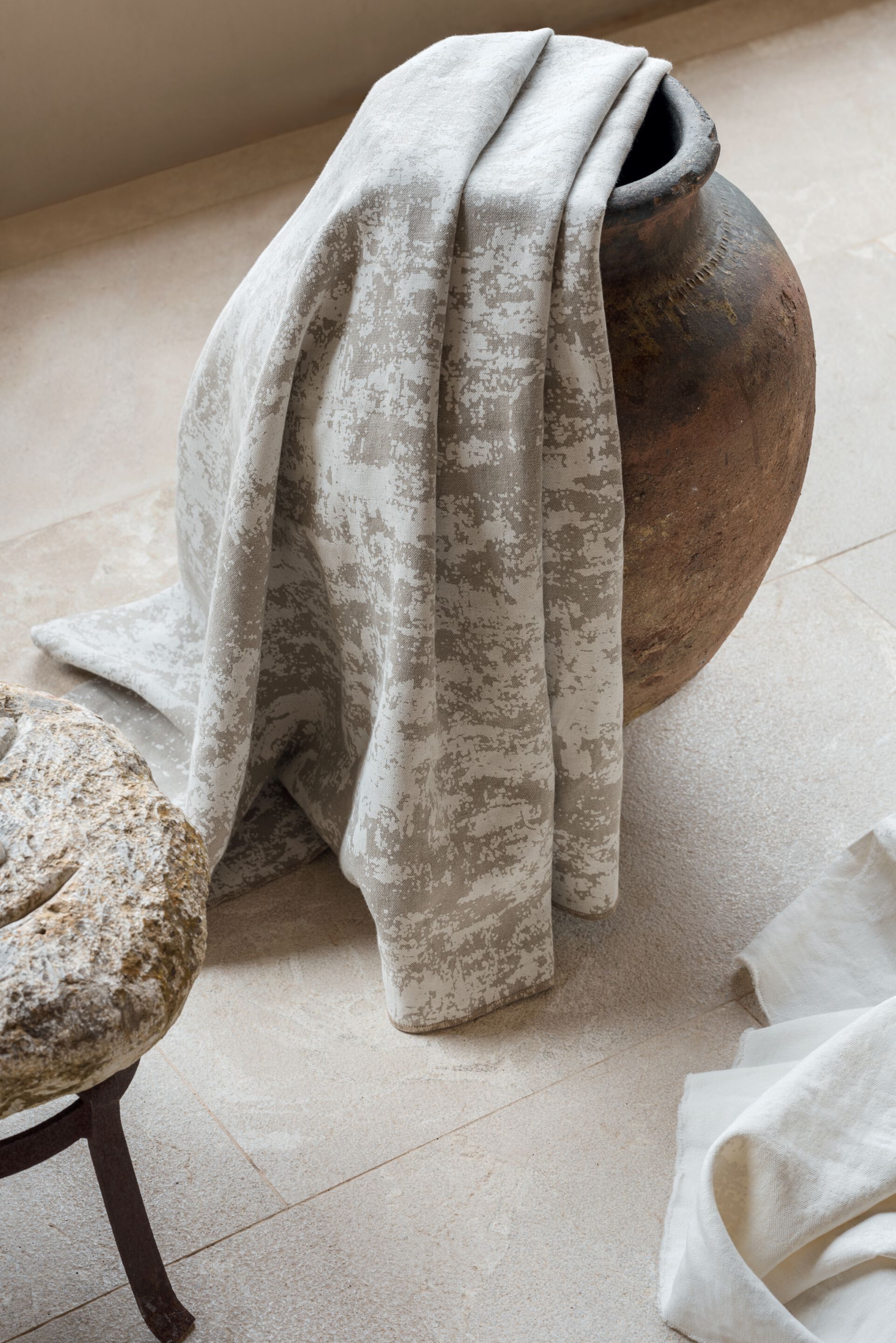 Льняная печатная ткань Élitis Éphémère ARCH-00075056 - Вид №1