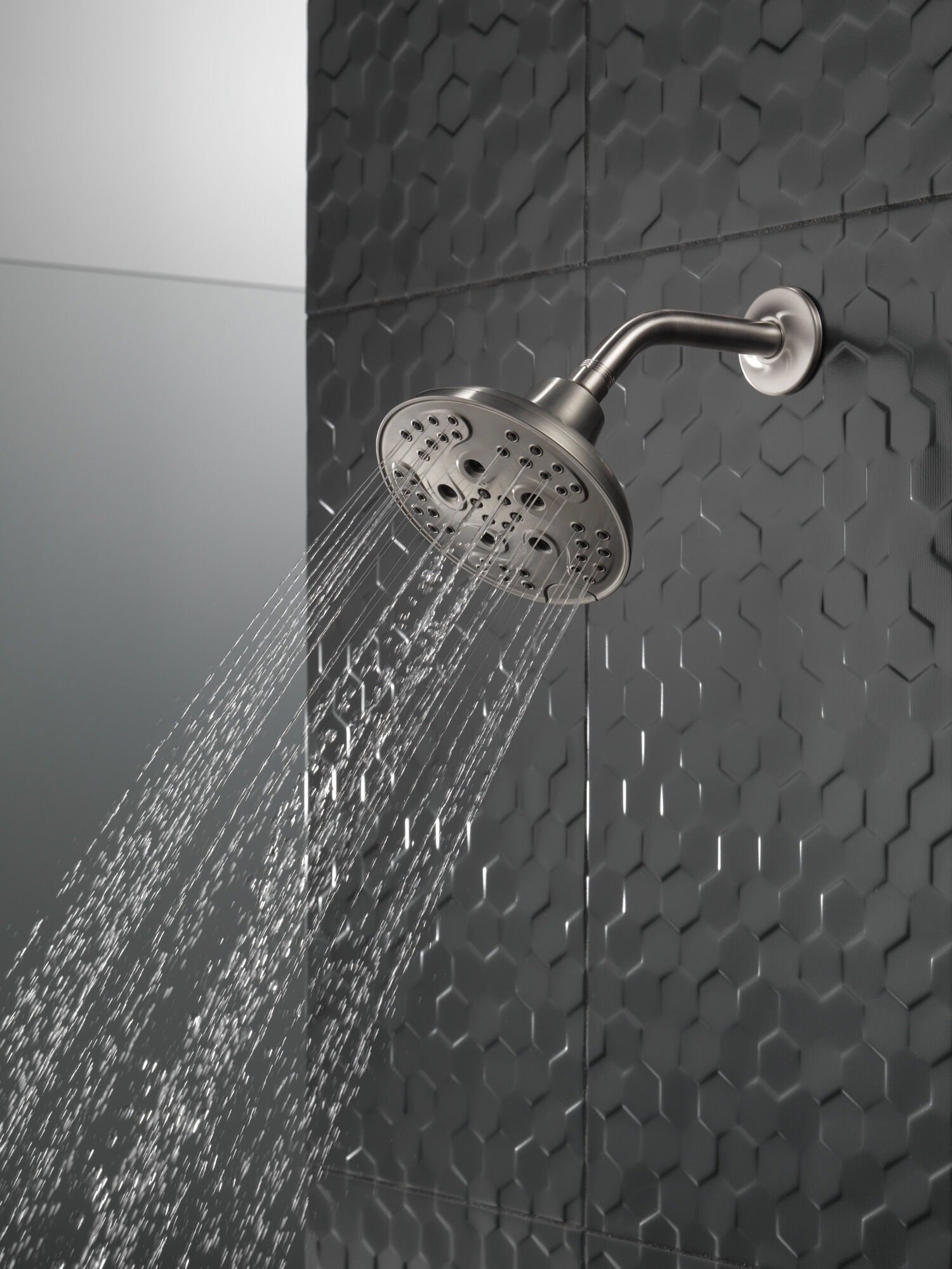 H2Okinetic® Переходная душевая лейка Raincan с 5 настройками Delta Faucet 52666-SS - Вид №6