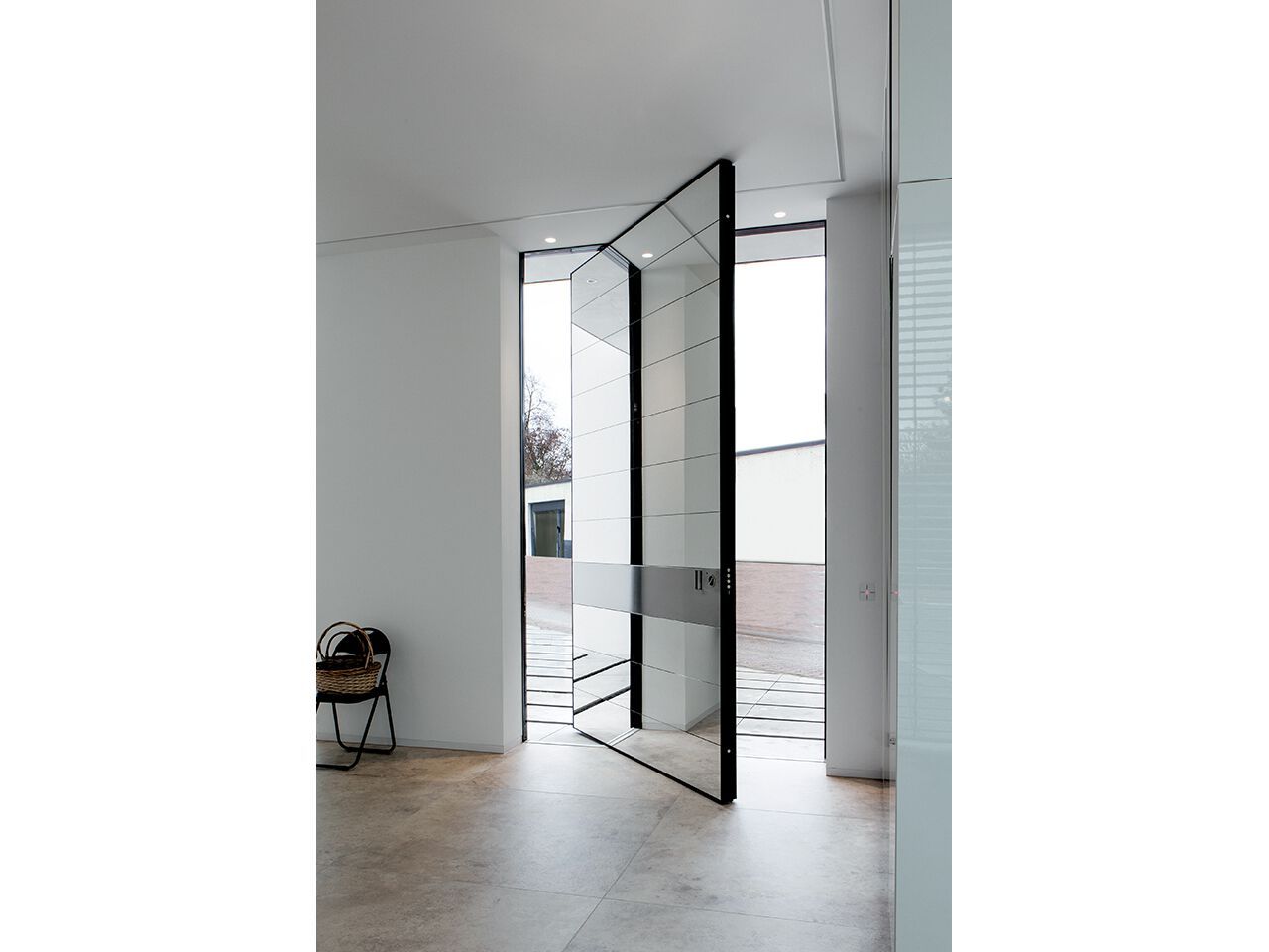 Стеклянная входная дверь Oikos Synua ARCH-00134958