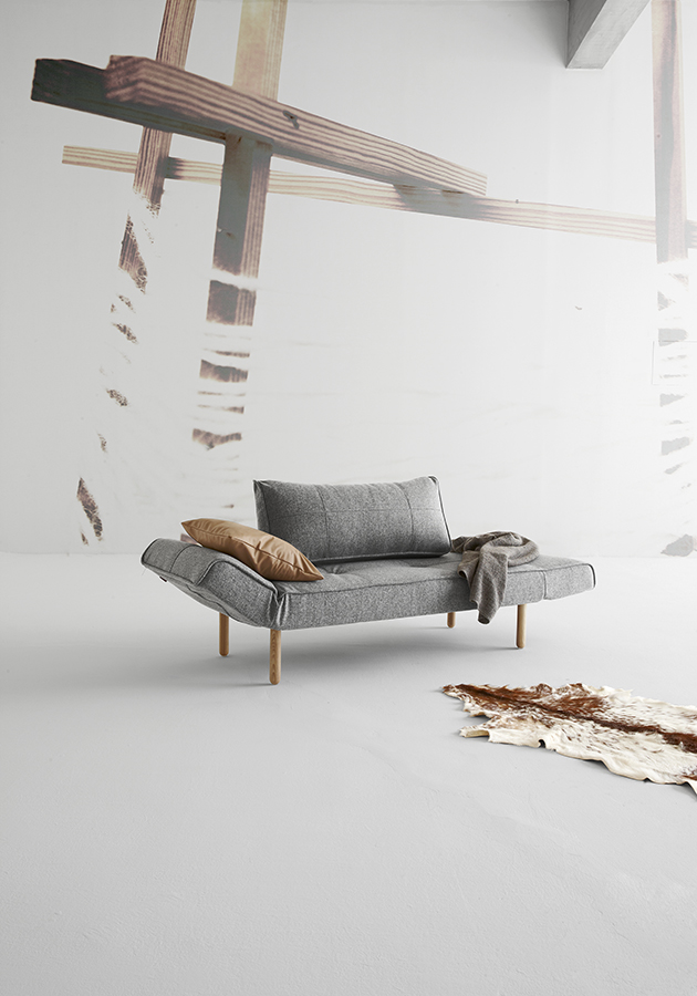 Диван Zeal с подушкой и ножками Stem из светлого дерева, гранит Innovation Living ZEAL565 - Вид №1