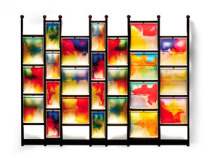 Настенный книжный шкаф из смолы и бука с освещением