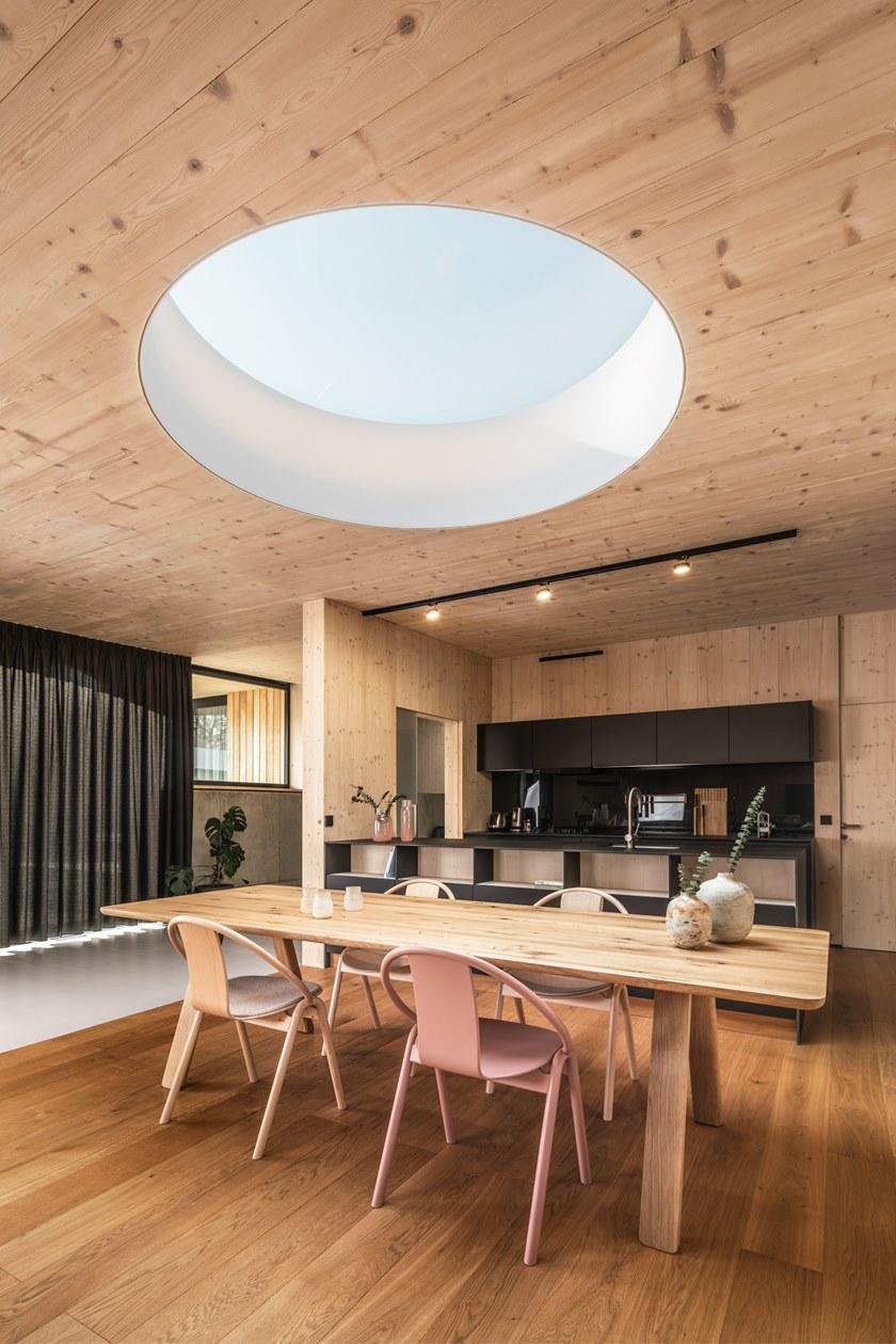 TON Штабелируемый деревянный стул с подлокотниками Again 311 005 - Вид №19