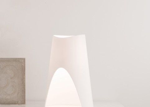 005236 Настольная лампа Alma Light Suit