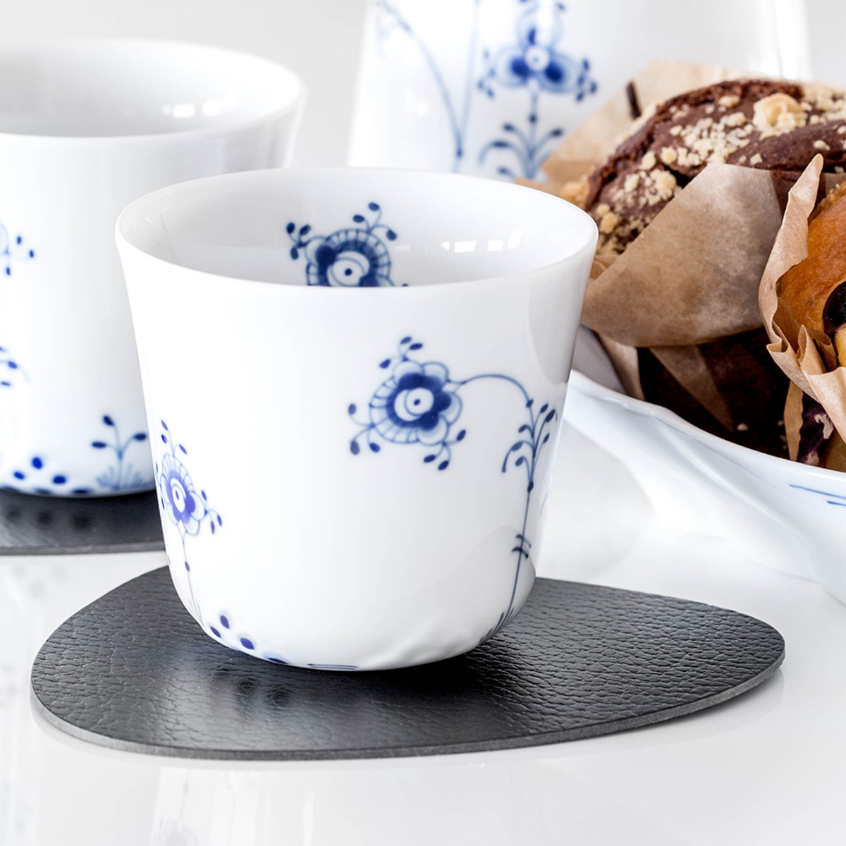 981797 NUPO black подстаканник фигурный 11x13 см, толщина 1,6 мм;LIND DNA  - Вид №2