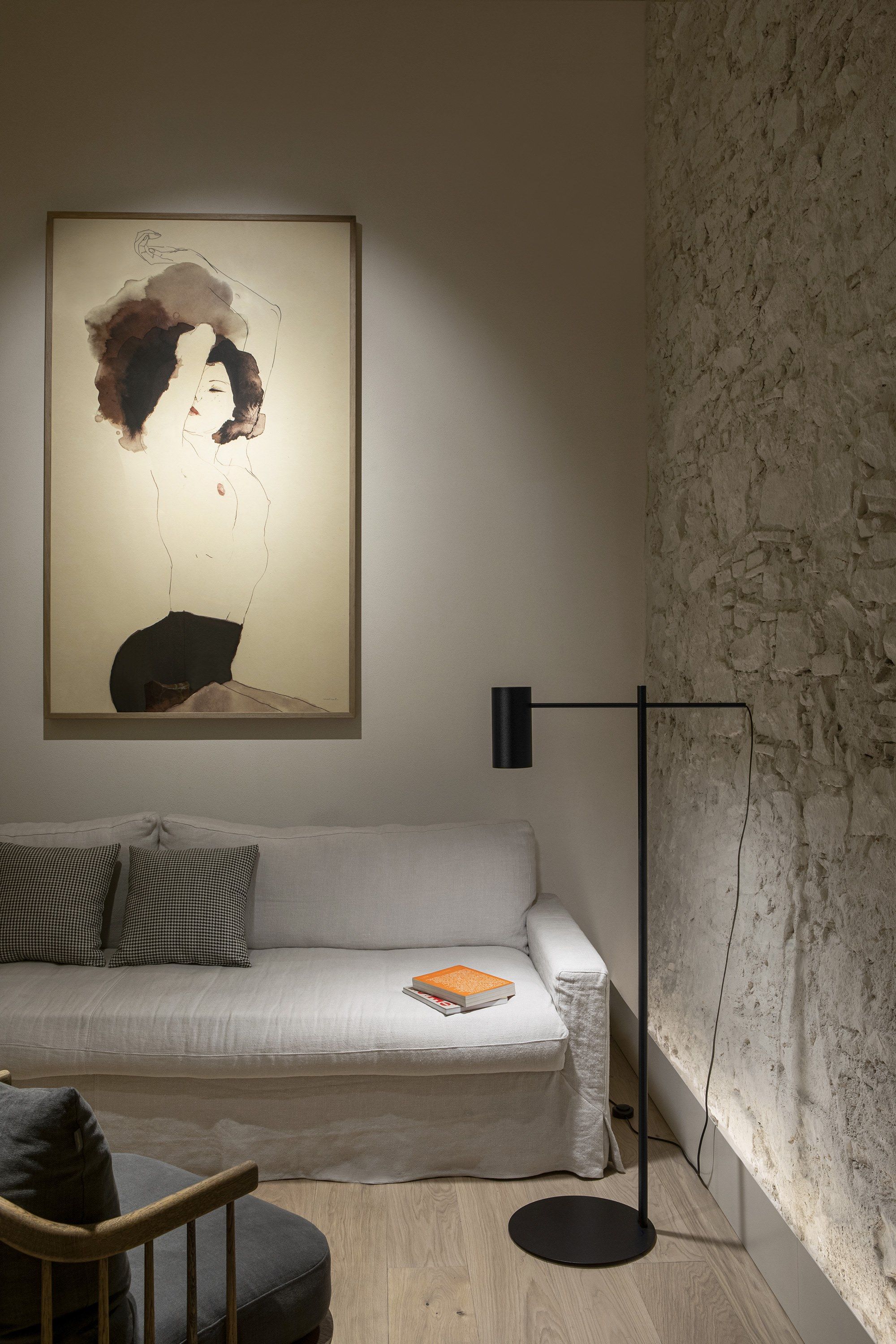 Регулируемая металлическая напольная лампа Estiluz ARCH-00094890