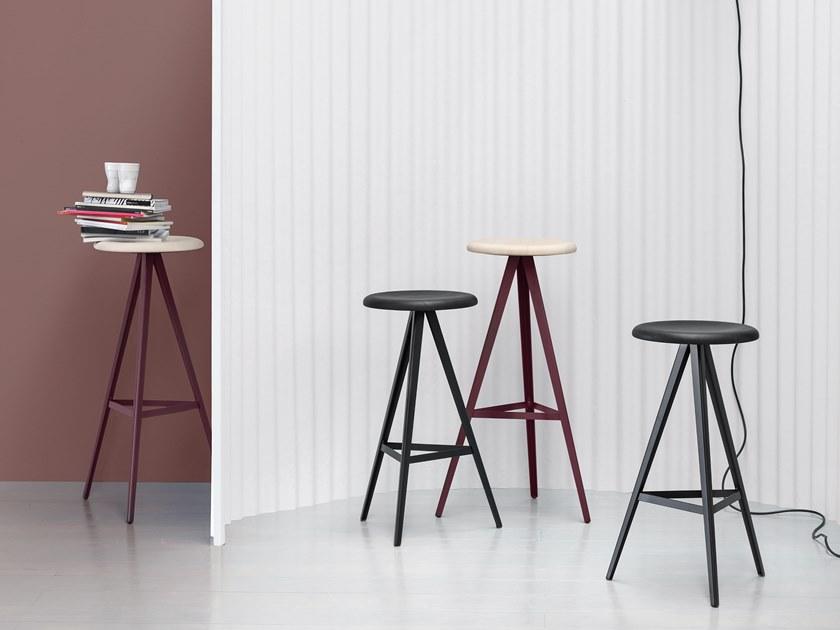 TrabA' Барный стул из дерева Aky 0122-h67-met - Вид №1