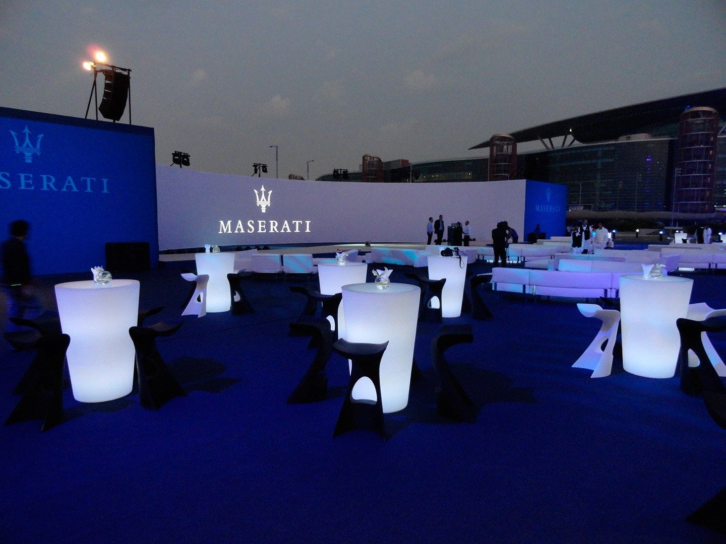 Высокий круглый стол из полиэтилена SLIDE PINT ARCH-00037870 - Вид №2