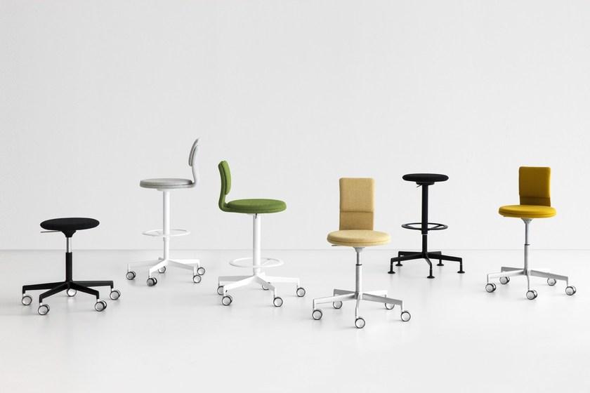 Lapalma Регулируемый по высоте табурет из ткани на колесиках со спинкой Lab S71 - Вид №3